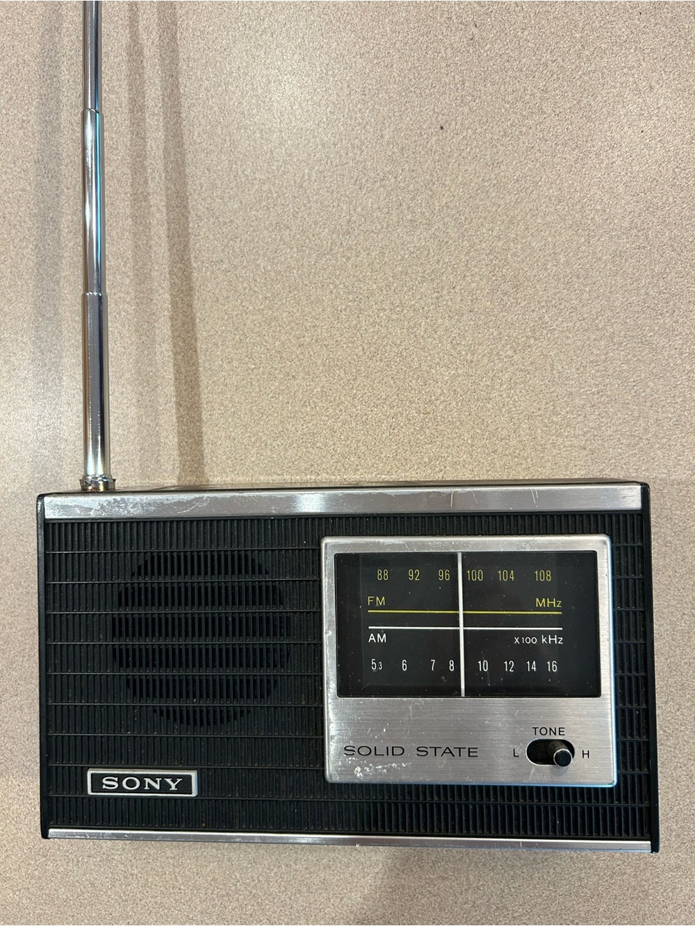 Vtg Rare Sony Solid State AM/FM Transistor Radio 6F-16WA - 10 Transistors Black